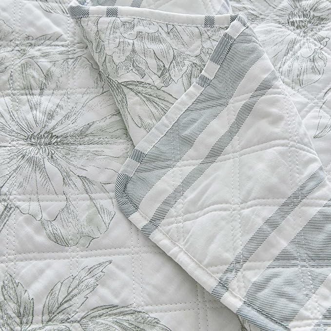Martha Stewart - Twin Quilt Set, 100% Cotton Reversible Bedding Set, Incredibly Soft Feel for Year Round Comfort, 2 Piece Bed Set with Matching Pillowcase (Vine Flora Green)